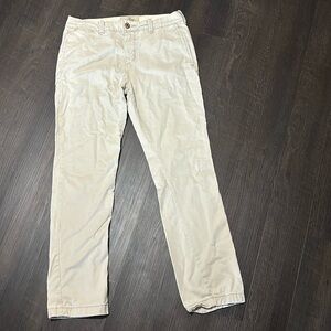 Hollister men’s button front khaki pants, size 32x32, light tan